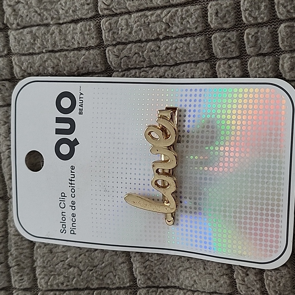 Quo Beauty "LOVE" Hair Clip VALENTINE'S SPIRIT